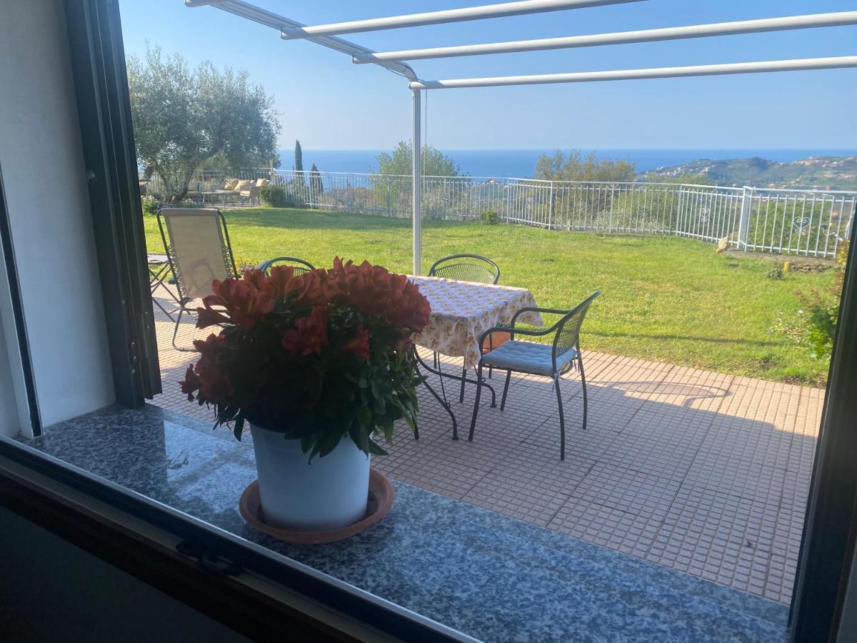 Вилла Casa Vista Mare - Superb Garden And Parking Included Империя Экстерьер фото