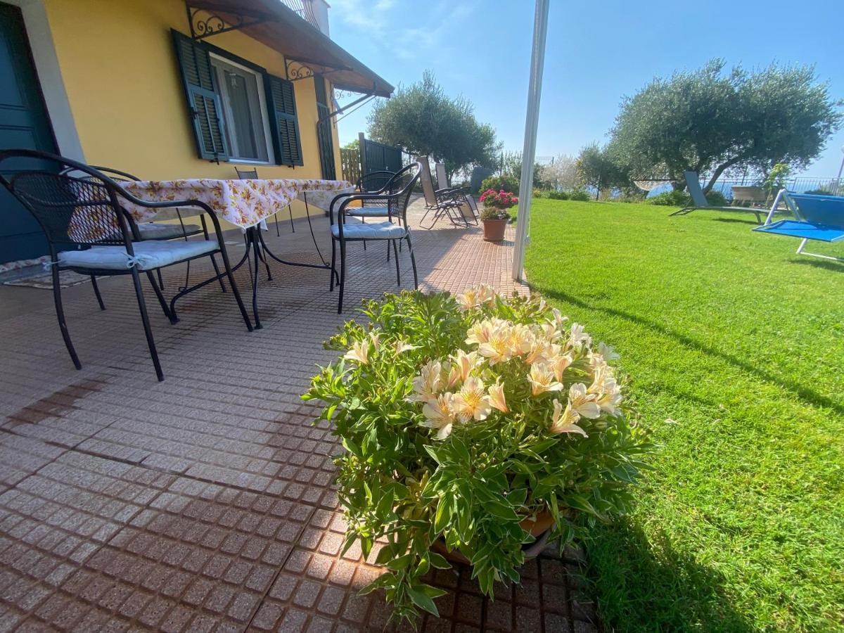 Вилла Casa Vista Mare - Superb Garden And Parking Included Империя Экстерьер фото