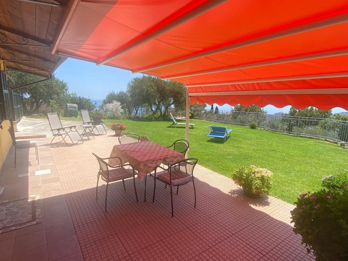 Вилла Casa Vista Mare - Superb Garden And Parking Included Империя Экстерьер фото